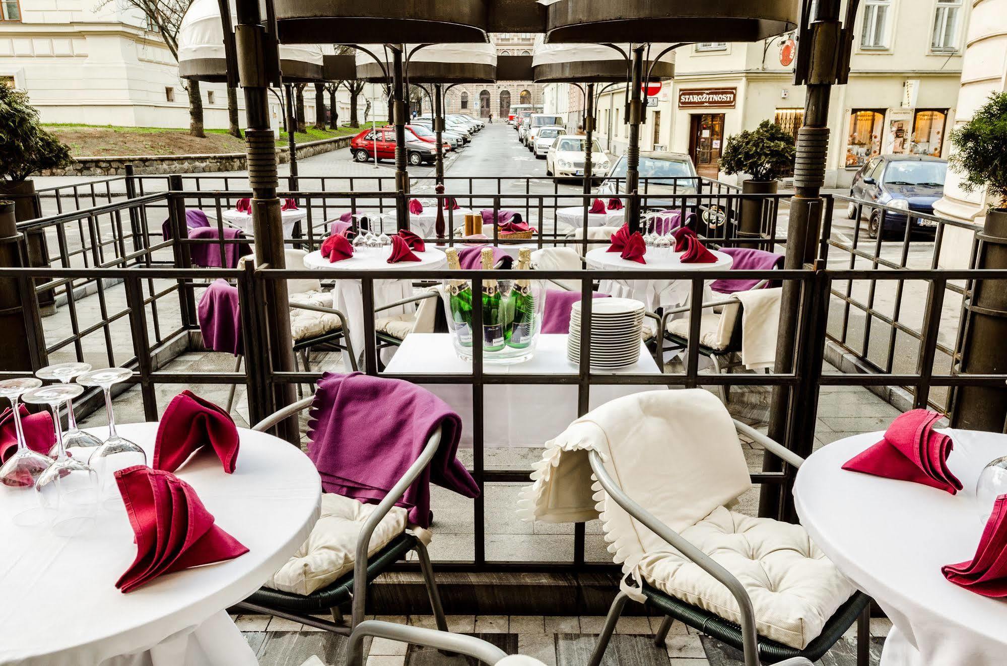 Hotel Slavia Brno Bagian luar foto