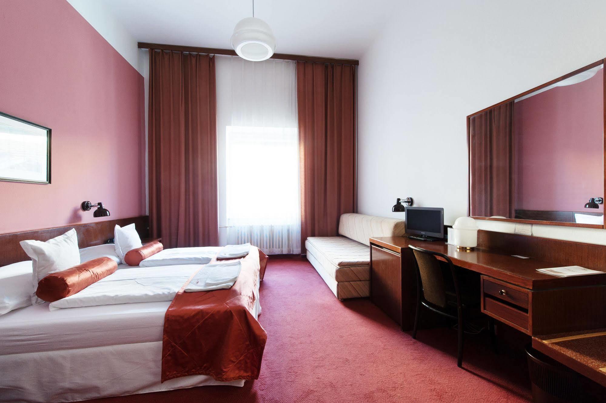 Hotel Slavia Brno Bagian luar foto